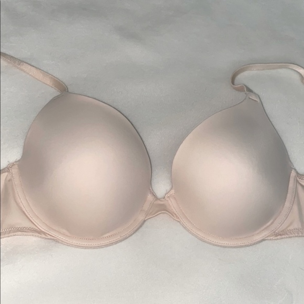 Victoria's Secret Women's‎ Nude Bra 34B